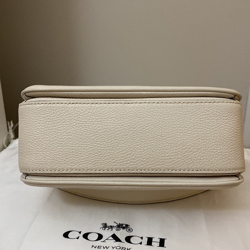 Coach Cream Leather Crossbody Bag with Gold Hardware - Picture 3 of 11